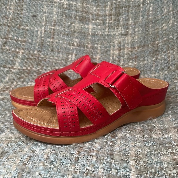 SMajong Women's Wedge Open Toe Sandals in Red - Picture 3 of 7